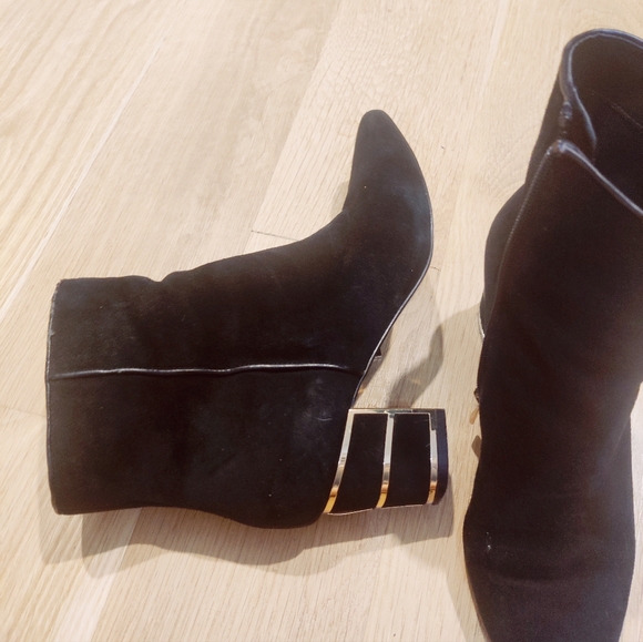 Steve Madden velvet booties with embellished heel - Picture 3 of 5